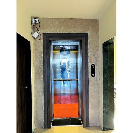 Hotel Dreamland, Somnath Luaran gambar