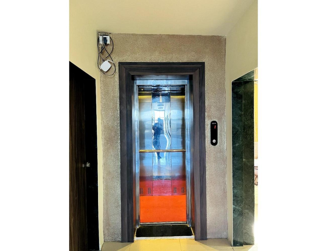 Hotel Dreamland, Somnath Luaran gambar
